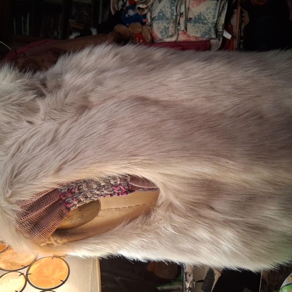 Gibson Latimer Faux Fur Vest in Cream